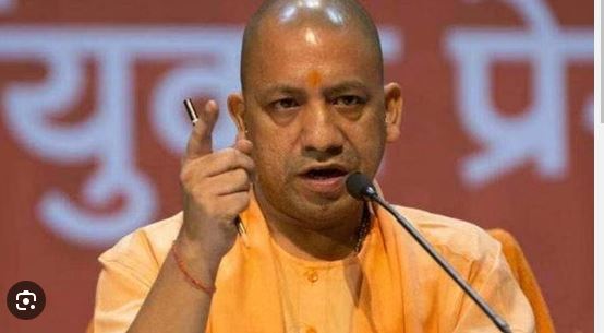 CM Yogi’s eyes narrowed on the Commissioner and seven DMs of ten districts including Varanasi, sword of action hanging.